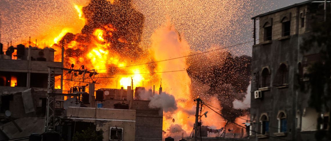 استشهاد ستة فلسطينيين في قصف إسرائيلي استهدف مركزين للشرطة جنوب غزة رغم الهدنة