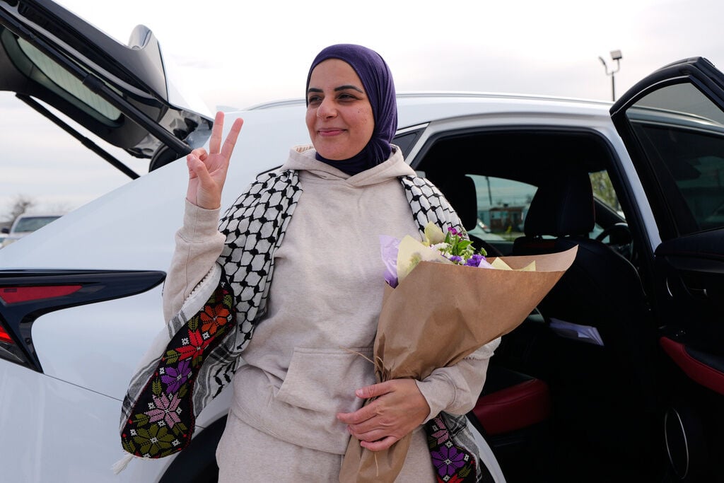 إطلاق سراح الناشطة الفلسطينية لقاء كردية بكفالة بعد عام في الحجز