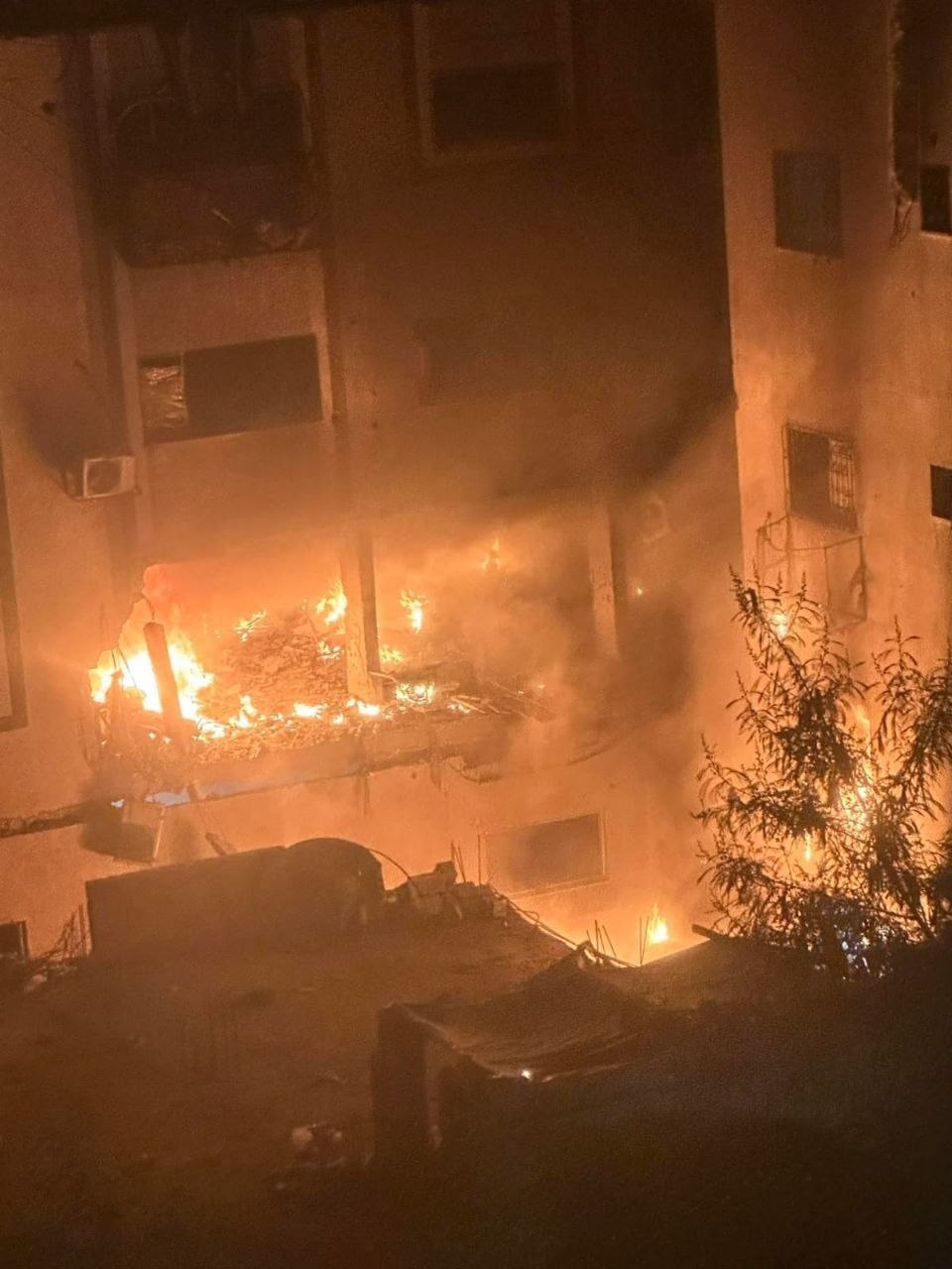 قوات الاحتلال الإسرائيلية تستهدف منطقة مأهولة في غزة خلال ثالث أيام عيد الفطر