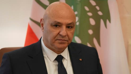 رئيس لبنان يجهل قرار طرد سفير إيران وسط انقسامات قيادية وتوتر سياسي