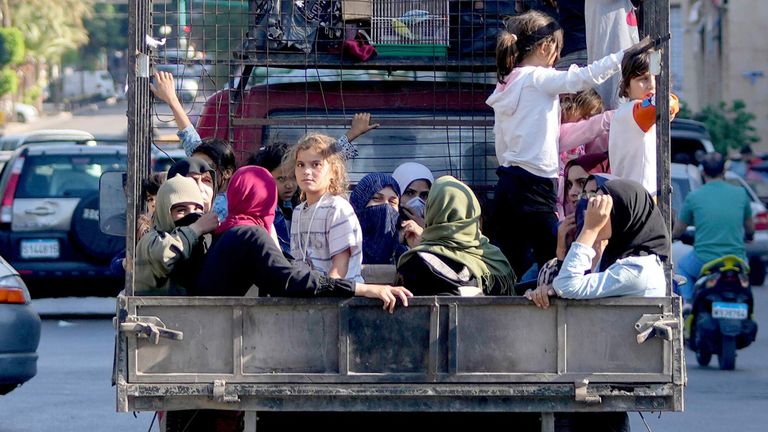 إسرائيل تعلن خططاً لاحتلال جنوب لبنان وتدمير القرى السكنية بمنهجية مشابهة لغزة