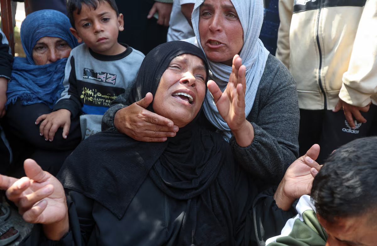 استشهاد شقيقين فلسطينيين بفارق أسابيع خلال جمع الحطب في غزة الجنوبية وسط استمرار اعتداءات الاحتلال