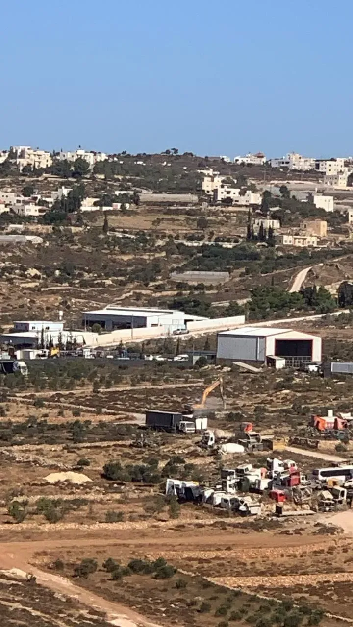 Israeli Bulldozers Demolish Palestinian Structures in Jerusalem and Hebron
