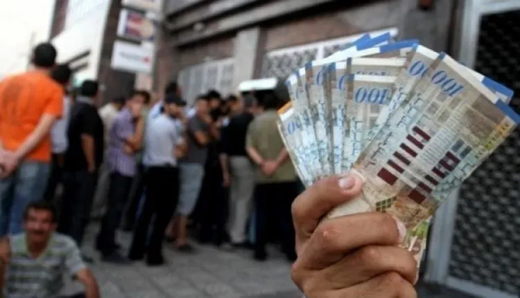 المالية تعلن بدء صرف رواتب الموظفين عن حزيران الأربعاء