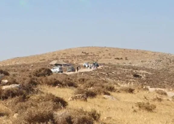 مستوطنون يقيمون بؤرة استيطانية جديدة شمال أريحا