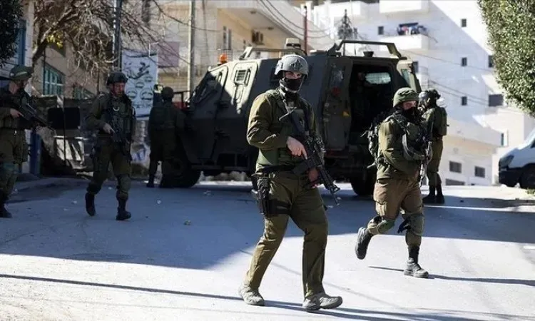 Israeli Forces Raid Silwad Northeast of Ramallah