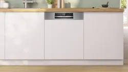 BOSCH teilintegrierbarer Geschirrspüler Serie 6 SMI6ECS12E 4242005502363