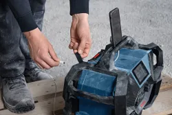 Bosch Professional GPB 18VH-6 SRC Baustellenradio 4053423301526