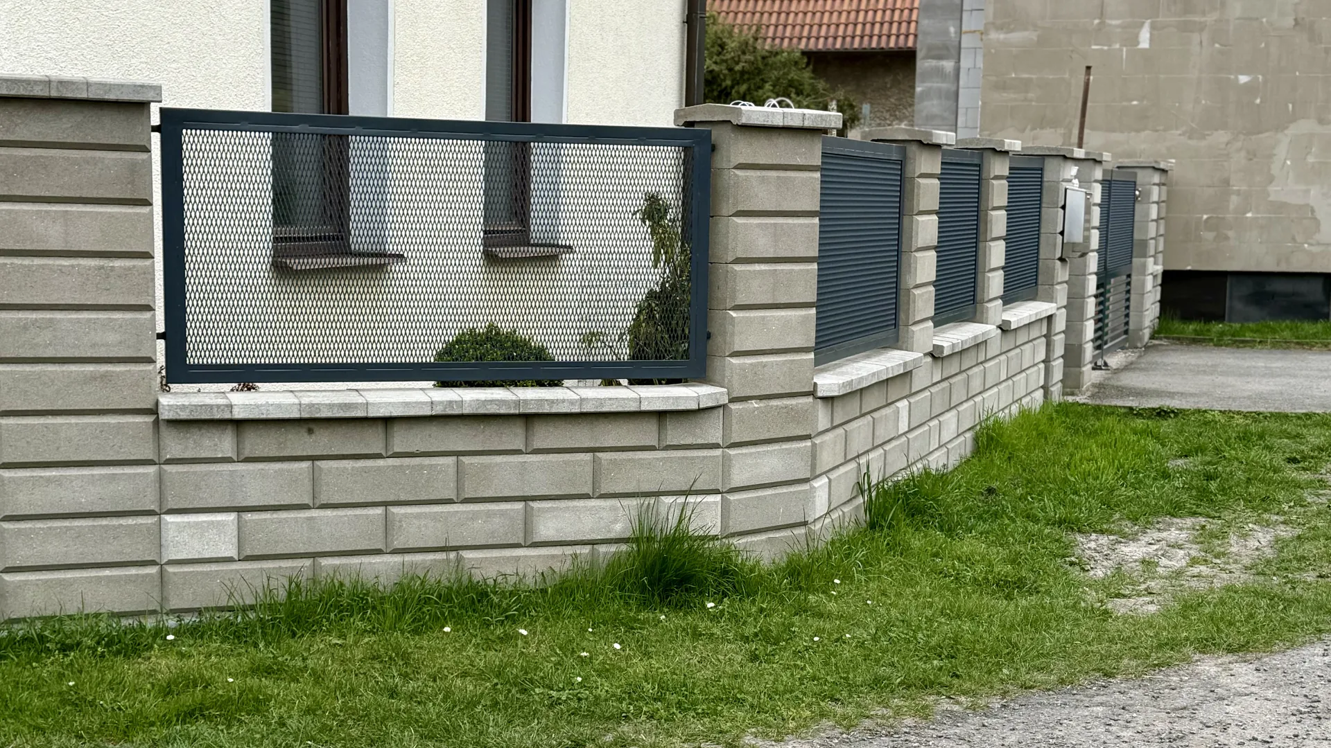Plot, brána a branka — fotografie 3