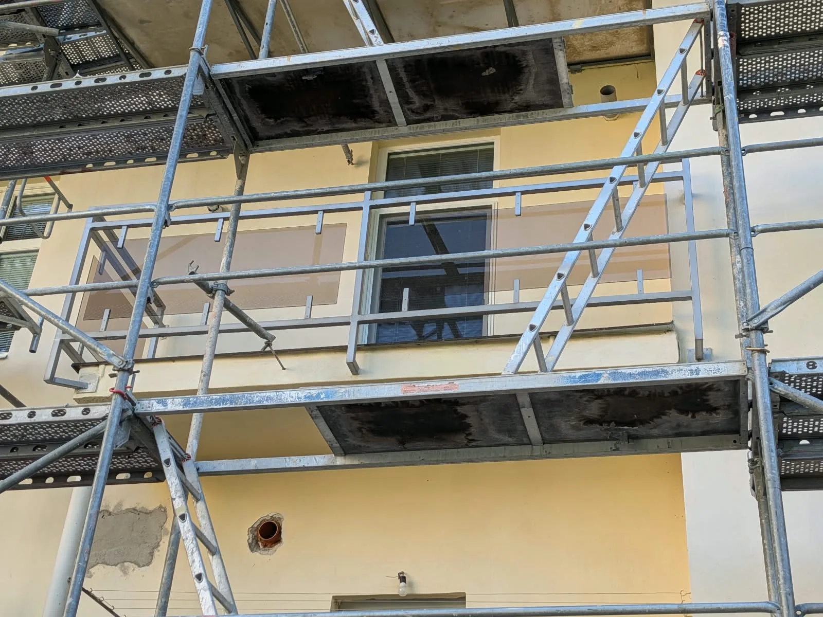 Balkonové zábradlí pro bytový dům — fotografie 2