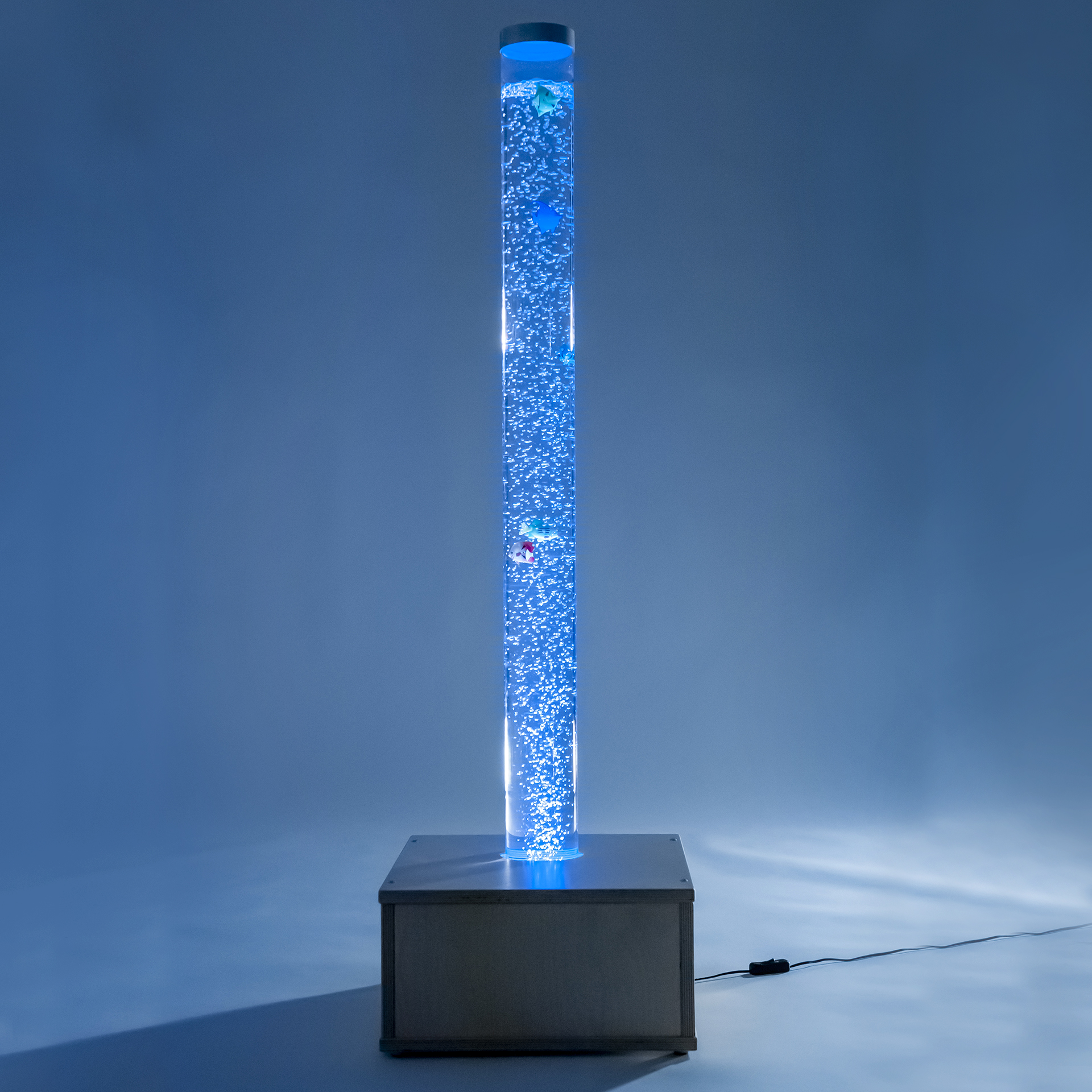 Wassersäule mit Holzsockel