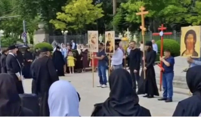 Imagini din timpul contramanifestației