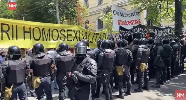 Imagini din timpul contramanifestației