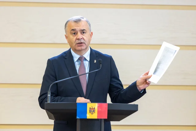 Proiect propus de Chicu: Jurnaliștii finanțați din bani publici și angajații proiectelor externe ale statului, obligați să declare averea