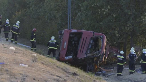 Autocar răsturnat într-un șanț, în Ungaria: 12 morți și 10 răniți grav