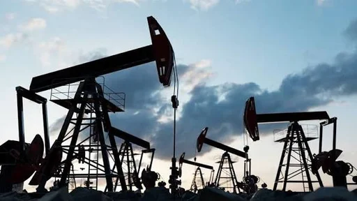 Petrolul depășește 90 de dolari după escaladarea tensiunilor SUA-Iran