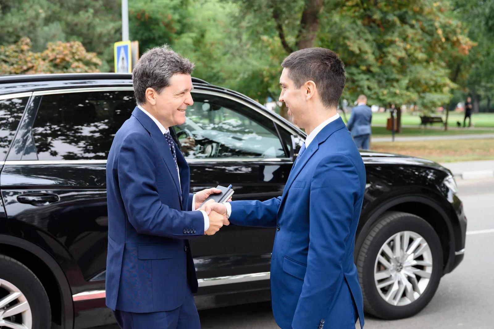 Nicușor Dan, întâmpinat la Cahul de ministrul de Externe al R. Moldova, Mihai Popșoi