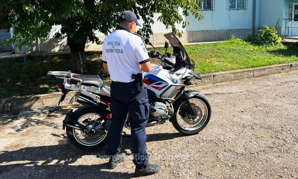O motocicletă înmatriculată în Moldova, oprită la frontiera română. Era căutat de autoritățile italiene din 2012