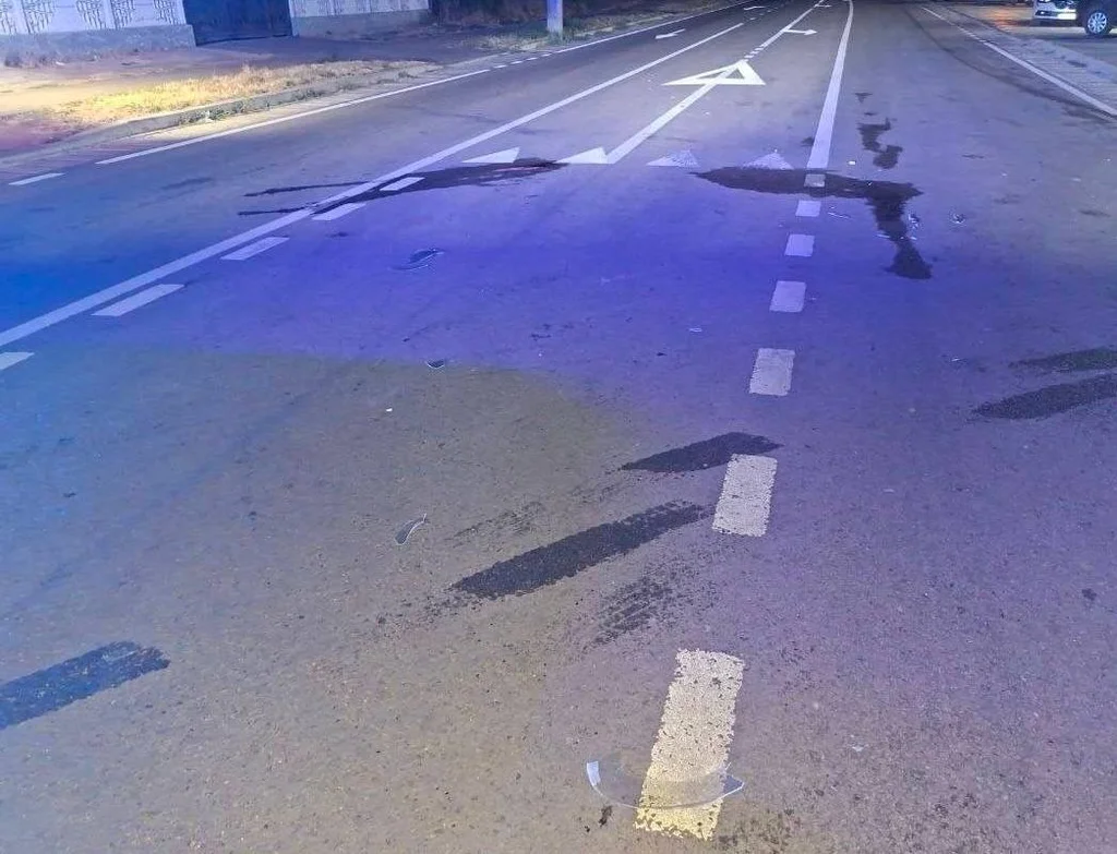 O persoană, lovită mortal de o mașină, în timp ce traversa strada în afara trecerii de pietoni. Șoferul a fost reținut