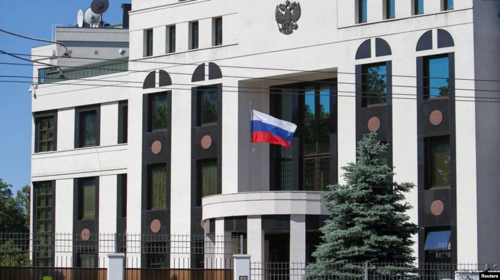 „Chișinăul a căutat intenționat un motiv pentru a reduce contactele cu Moscova”. Ambasada Rusiei, după depistarea unor fragmente de dronă la Ștefan Vodă