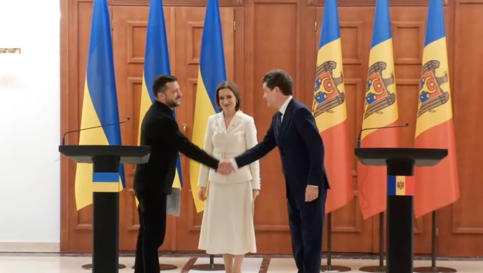 „Vrem trei țări bine legate între ele”. Maia Sandu, Nicușor Dan și Volodimir Zelenski, cu mesaje de la Chișinău