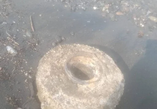 O mină antitanc germană, găsită în Nistru, la Bender