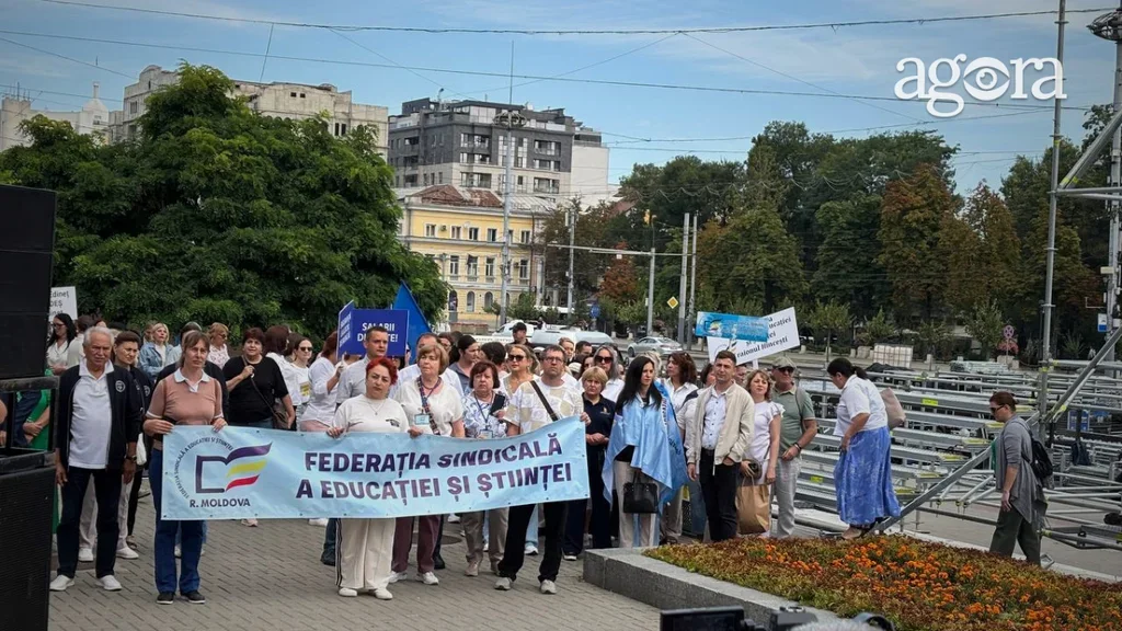 Sindicatele din educație: Compensația de 4.000 de lei este un pas, dar nu acoperă așteptările profesorilor