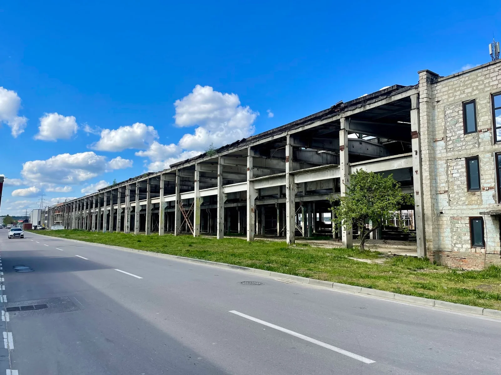 Cine folosește mai mult drumurile, plătește mai mult. Formula pentru firmele din parcurile industriale ar urma să fie schimbată
