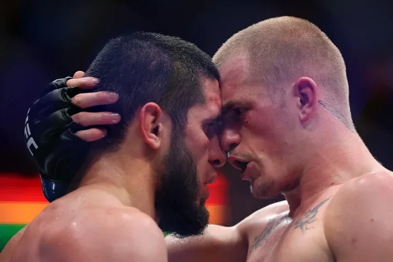 Islam Makhachev scrie istorie în UFC: Și-a apărat cu succes titlul la welterweight și a stabilit un nou record de victorii consecutive
