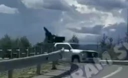 În cortegiul lui Putin ar fi apărut o camionetă cu o mitralieră antiaeriană