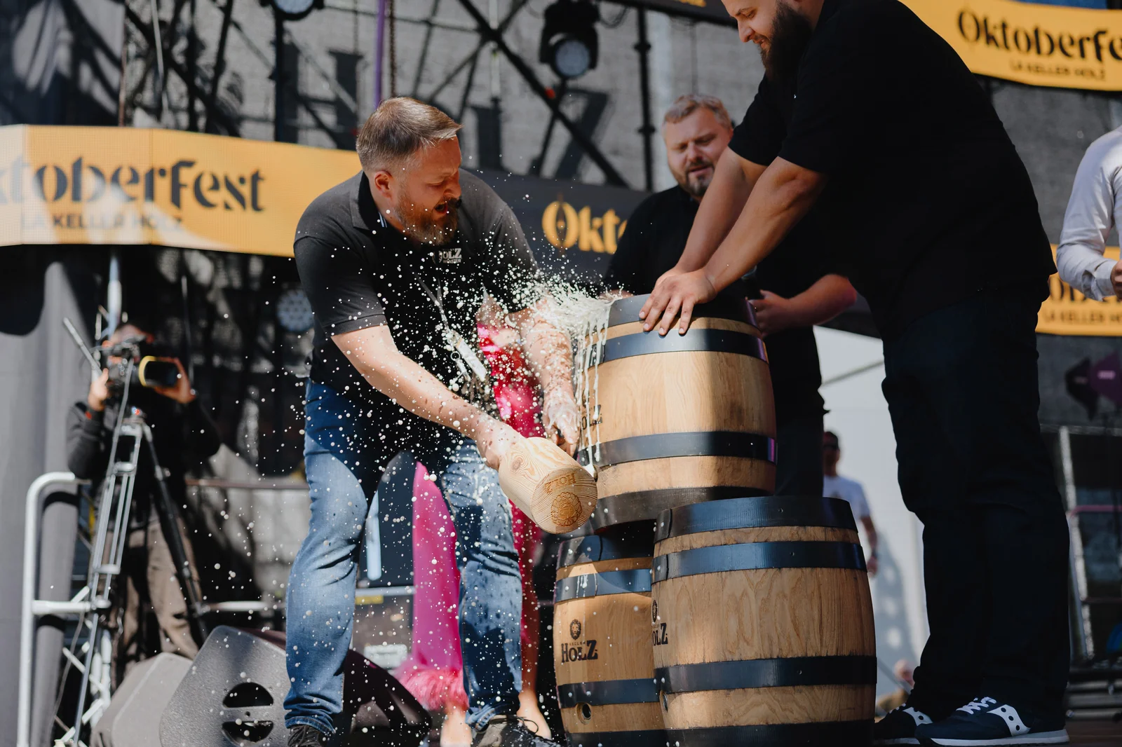 A cincea ediție aniversară Oktoberfest la Keller Holz: cum o berărie moldovenească îmbină tradițiile europene și coloritul local