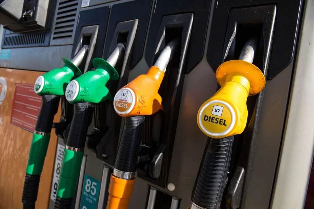 Stocurile de carburanți, în creștere, iar numărul stațiilor de alimentare fără motorină, în continuă scădere
