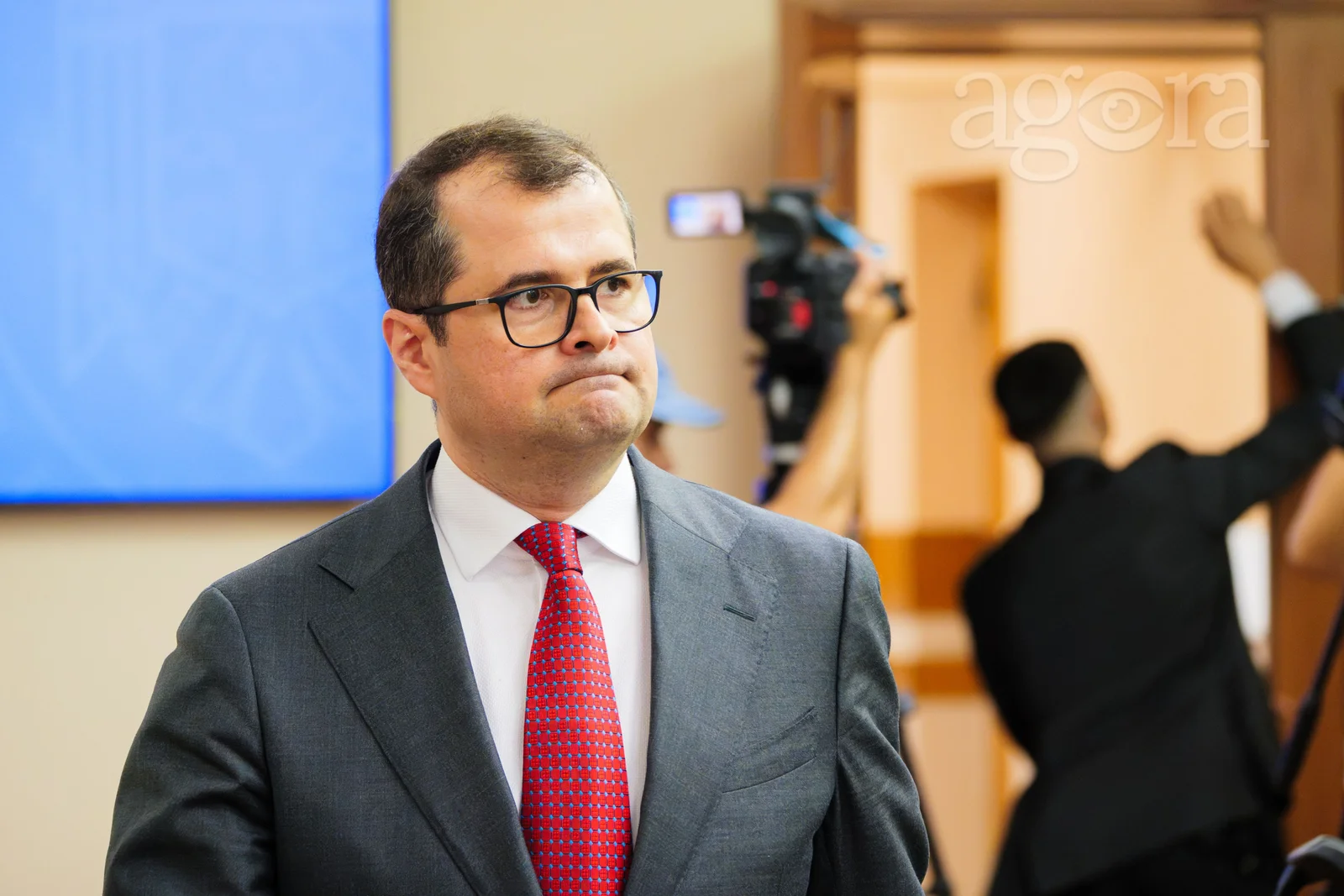 „A fost o decizie greșită. O corectăm”. Premierul, cu reacție după criticile privind majorarea cotei TVA pentru produsele de igienă