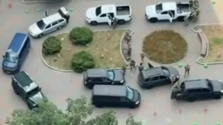 Schimb de focuri între reprezentanți ai GUR și SBU la Kiev. Zelenski: „În Ucraina, se poate trage doar în ocupanții ruși”