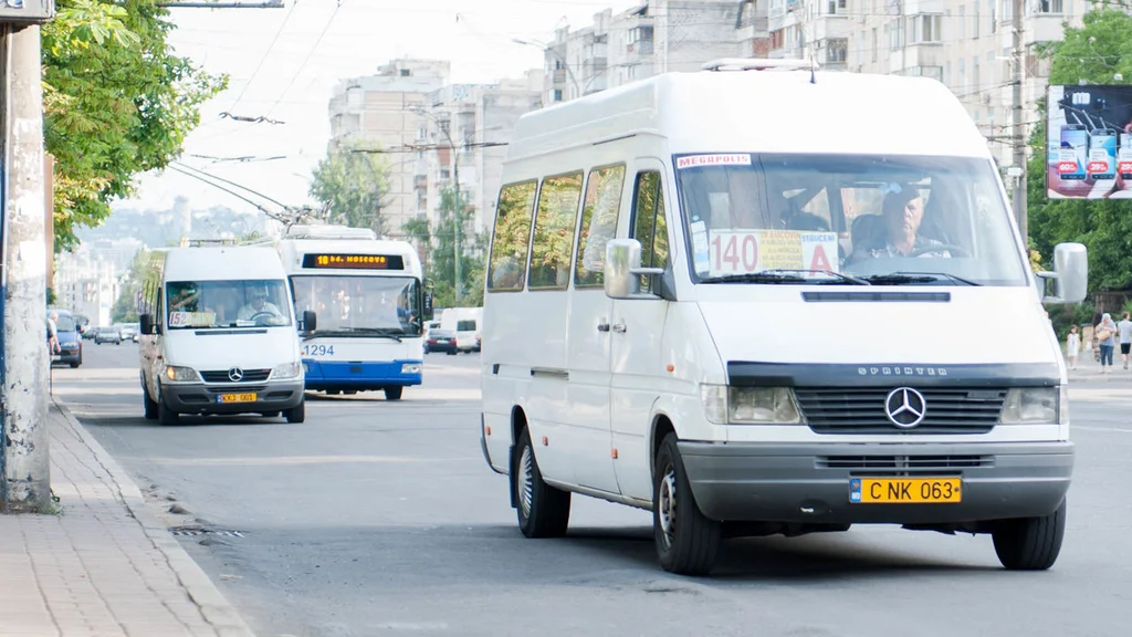 Doar 155 de unități pe 17 rute. Microbuzele din Chișinău, pe cale de dispariție. DGMU: „Fapt îngrijorător”