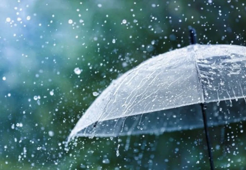 Alertă de ploi puternice în cea mai mare parte a țării. Meteorologii au emis cod galben