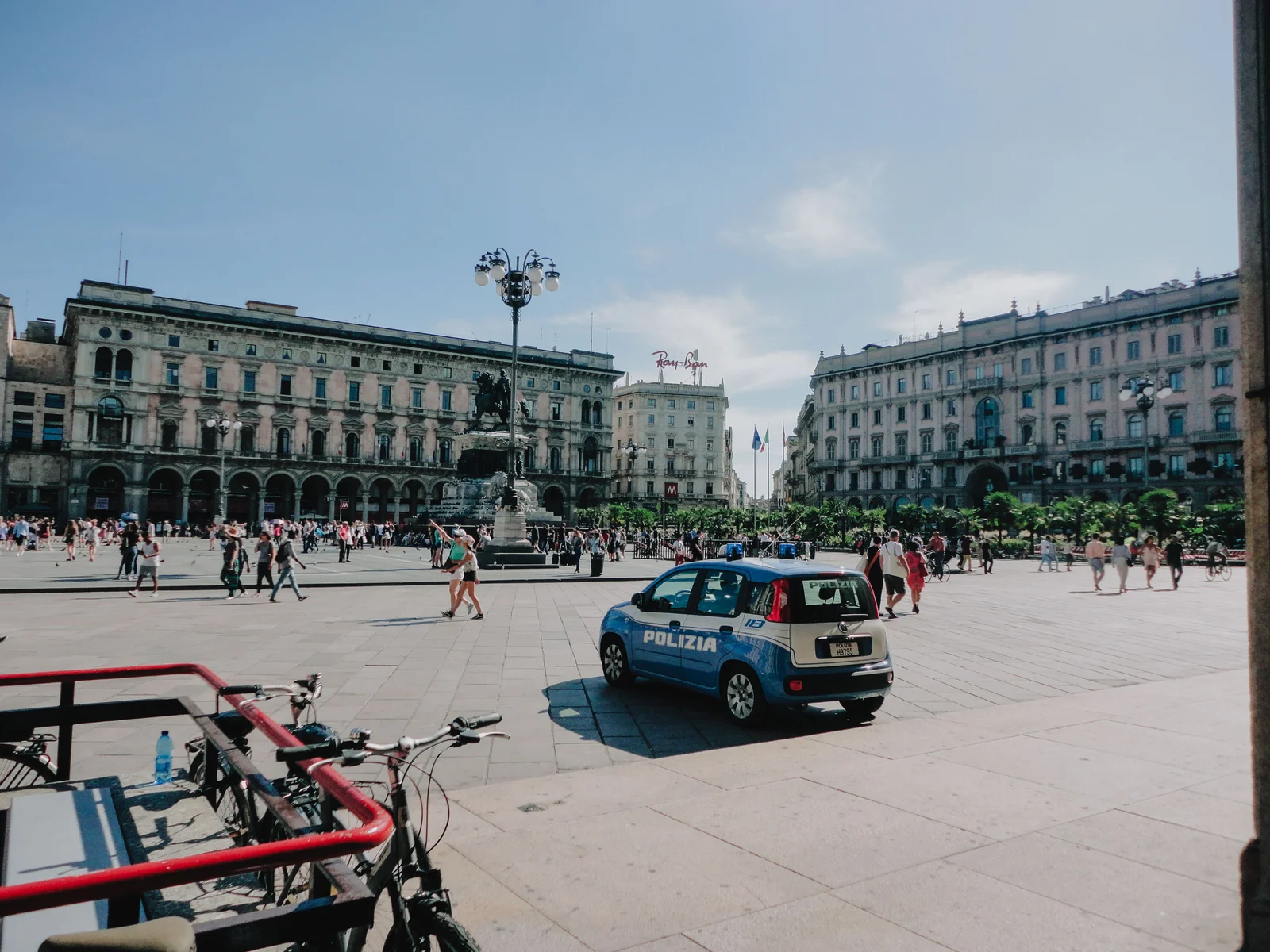 Regula privind tatuajele din Poliția italiană poate discrimina femeile, arată un caz ajuns la CJUE
