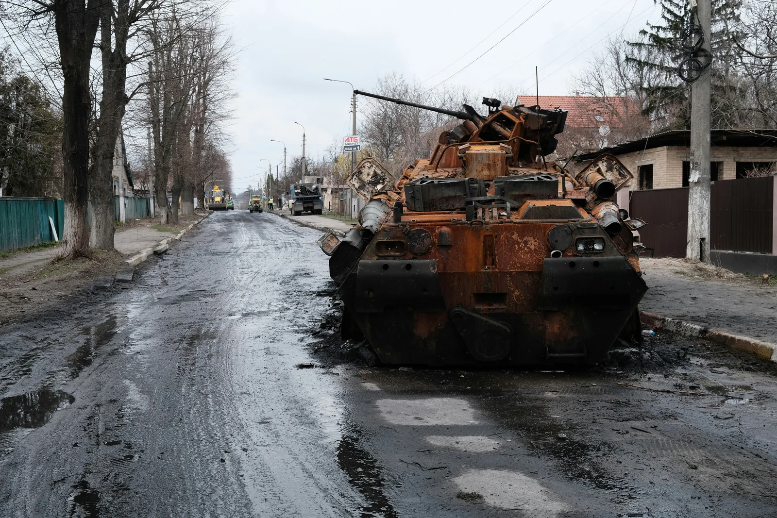 Ucraina dezminte noi falsuri despre presupusa mobilizare a femeilor: un „tender” inventat și o imagine creată cu AI, folosite de propaganda rusă