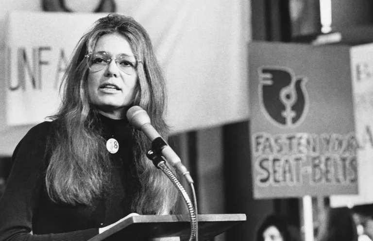 Gloria Steinem, jurnalistă și feministă americană, a murit la 92 de ani