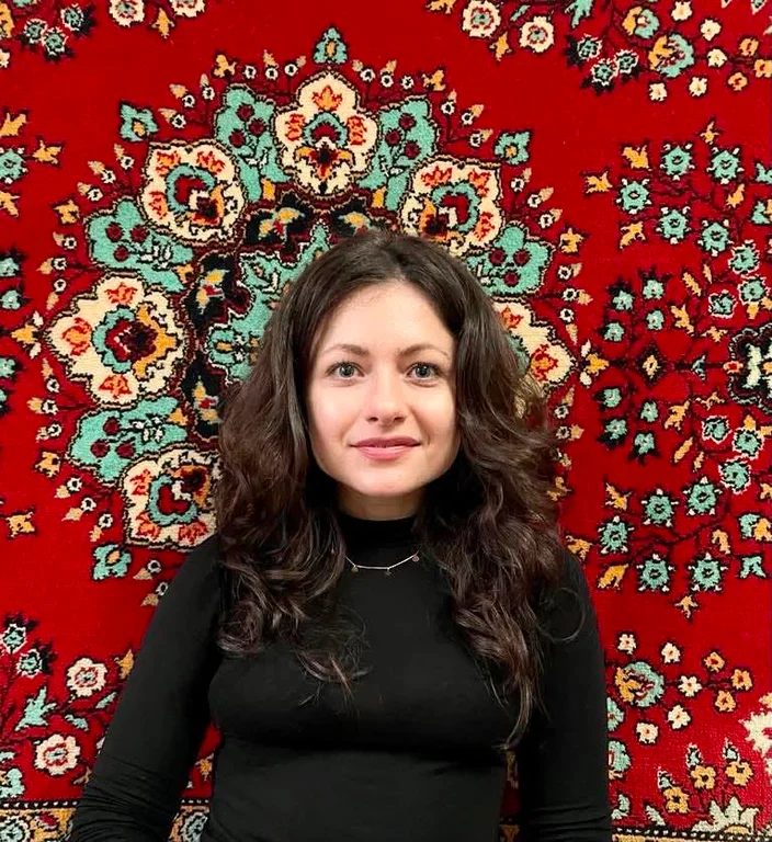 AUTOARE INVITATĂ | Cum funcționează o democrație în care femeile menstruează?