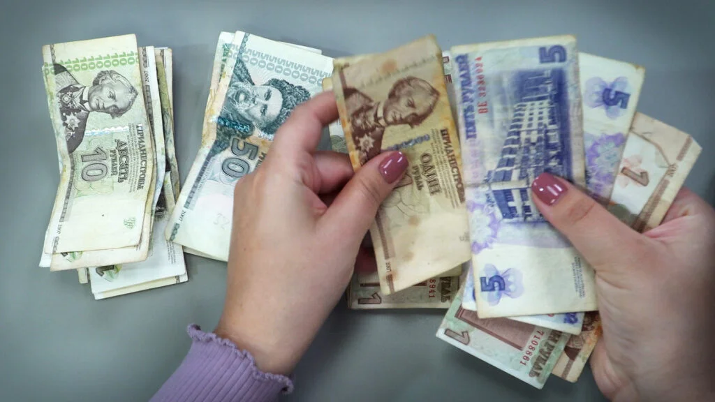 Plăți cu ruble transnistrene la Chișinău și Varnița