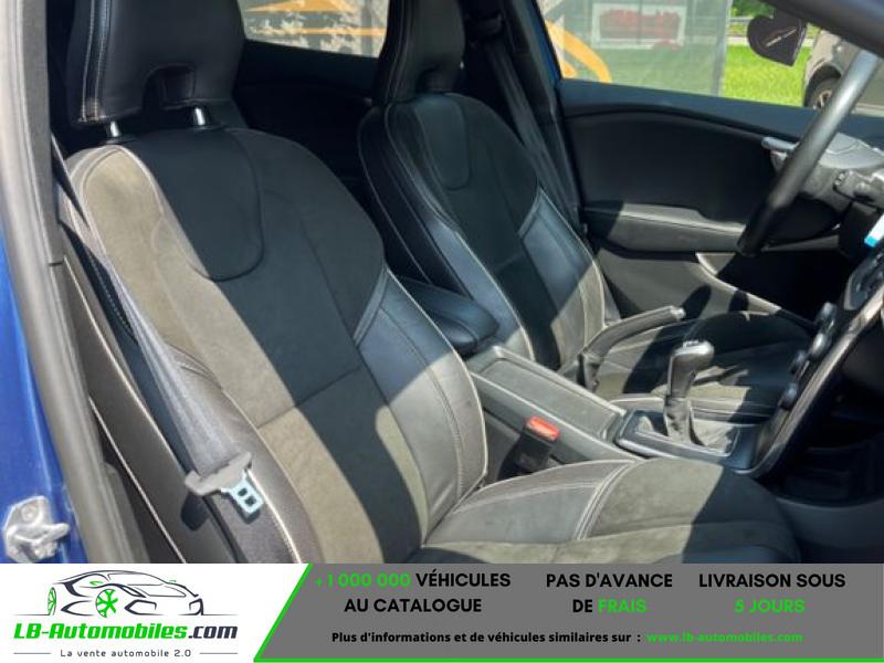 Volvo V40  T2 122 ch BVM - Photo 8 / 8