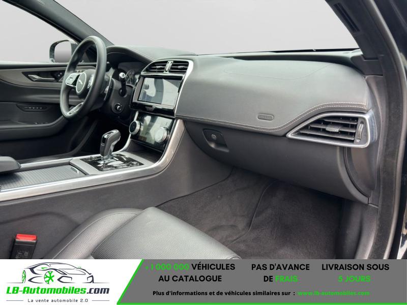 Jaguar XE P250 BVA - Photo 8 / 10