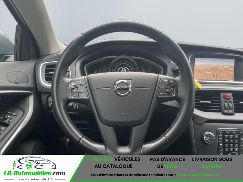 Volvo V40  T3 152 ch BVA - Photo 9 / 11