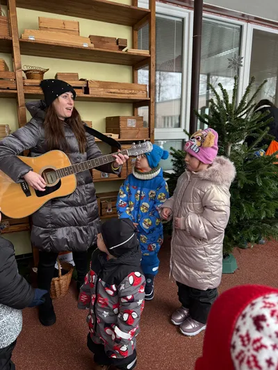Zdobení vánočního stromečku 26.11.2025 obrázek 2