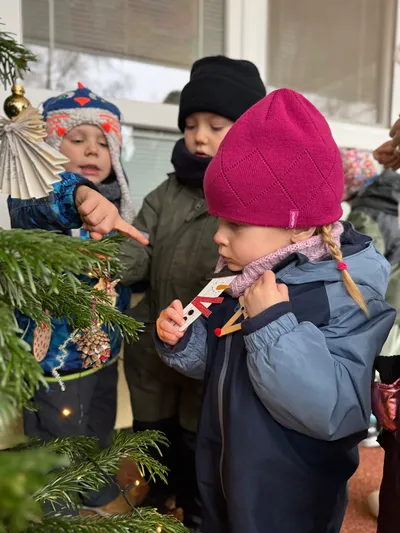 Zdobení vánočního stromečku 26.11.2025 obrázek