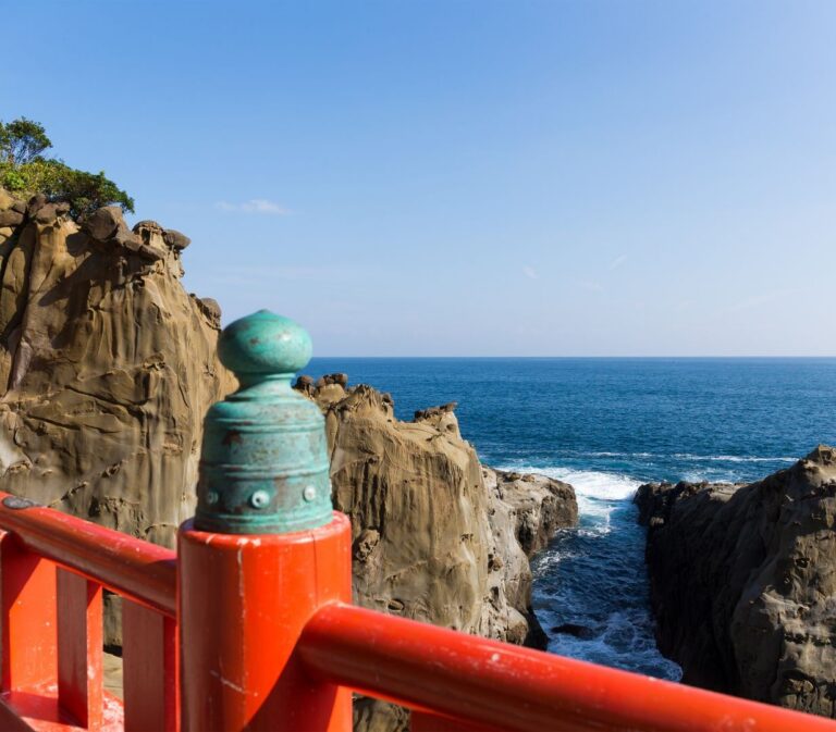 uitzicht op zee vanaf de Aoshima Shrine Miyazaki