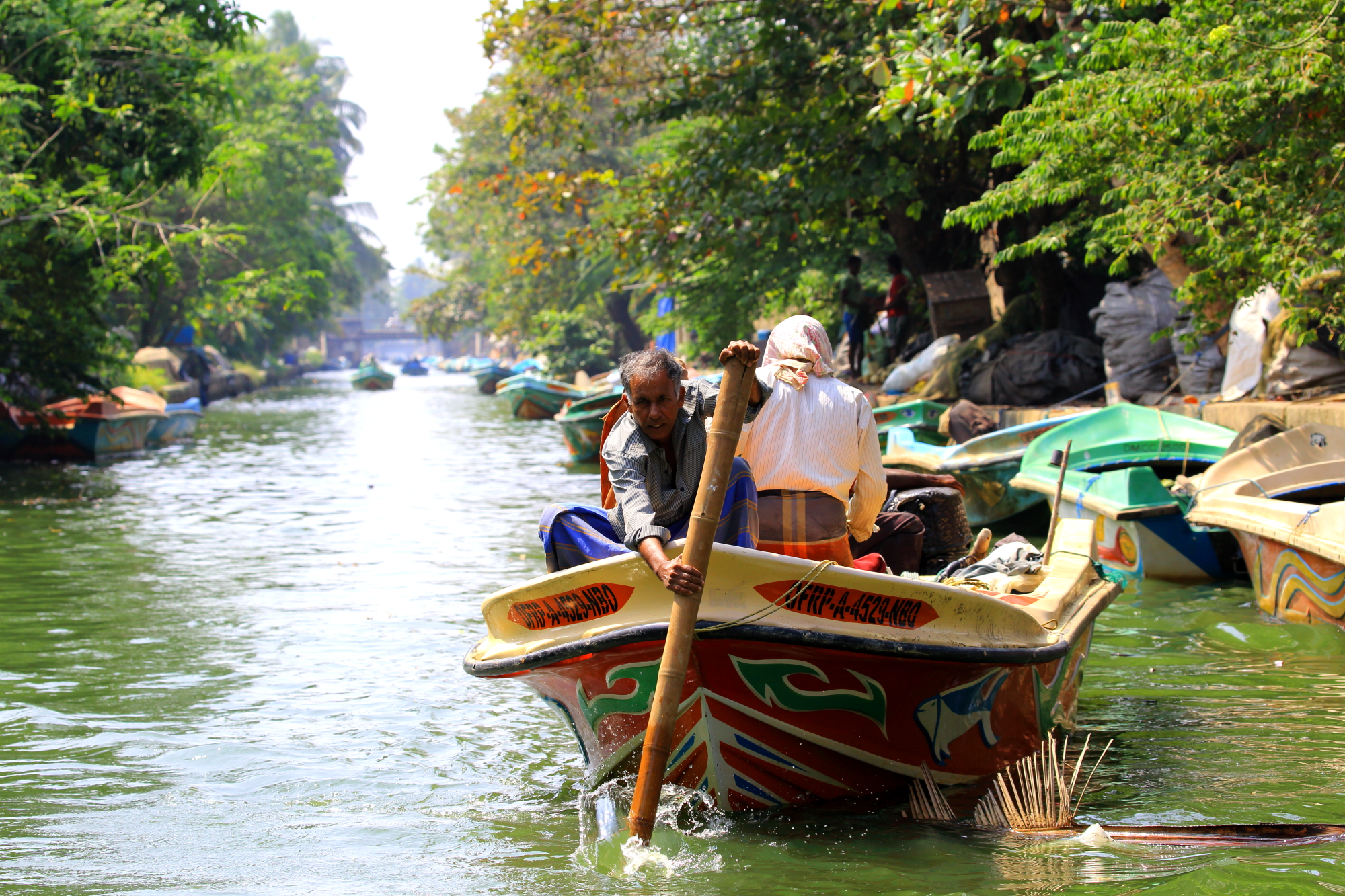 boottocht op het historische Hamiltonkanaal in Negombo, Sri Lanka