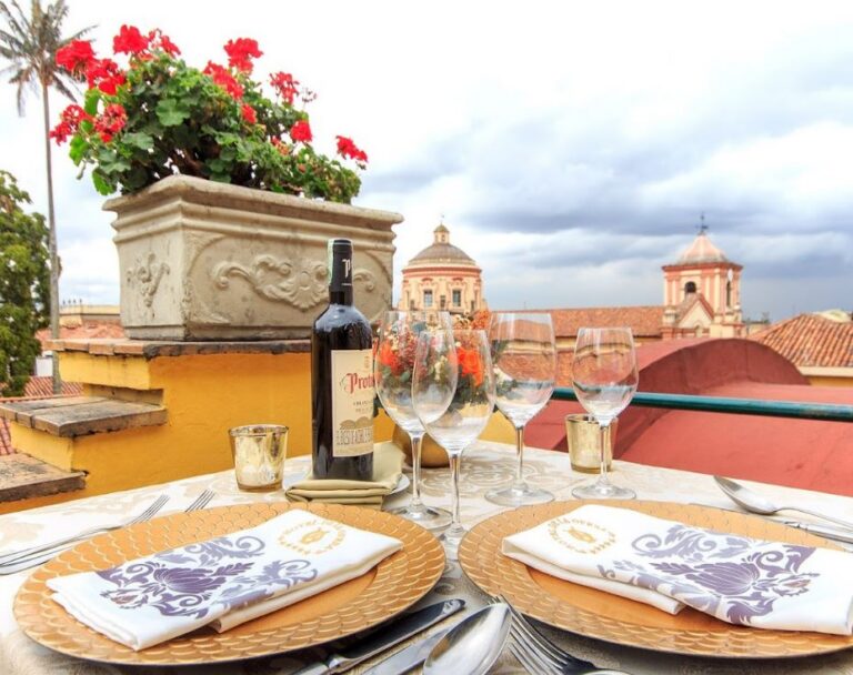 Colombia Bogota rooftop terras met wijn