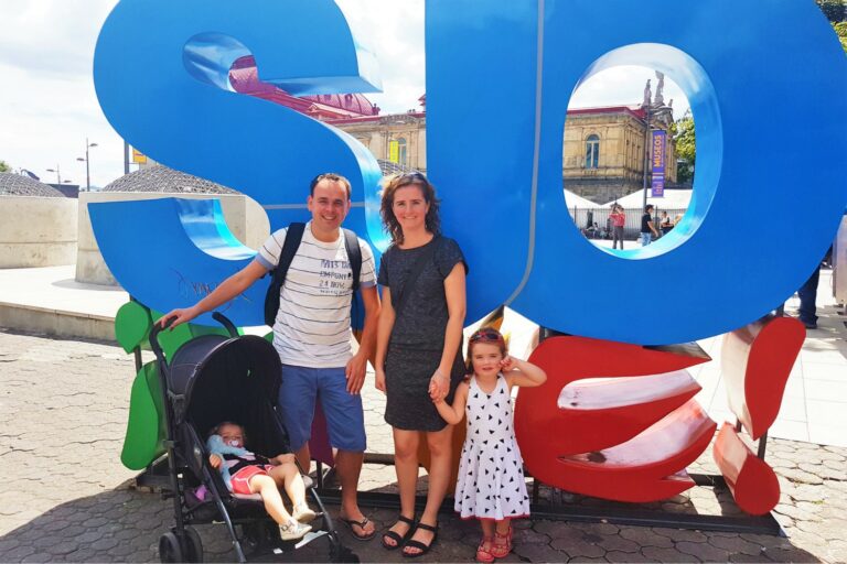 gezin staat voor de letters San jose